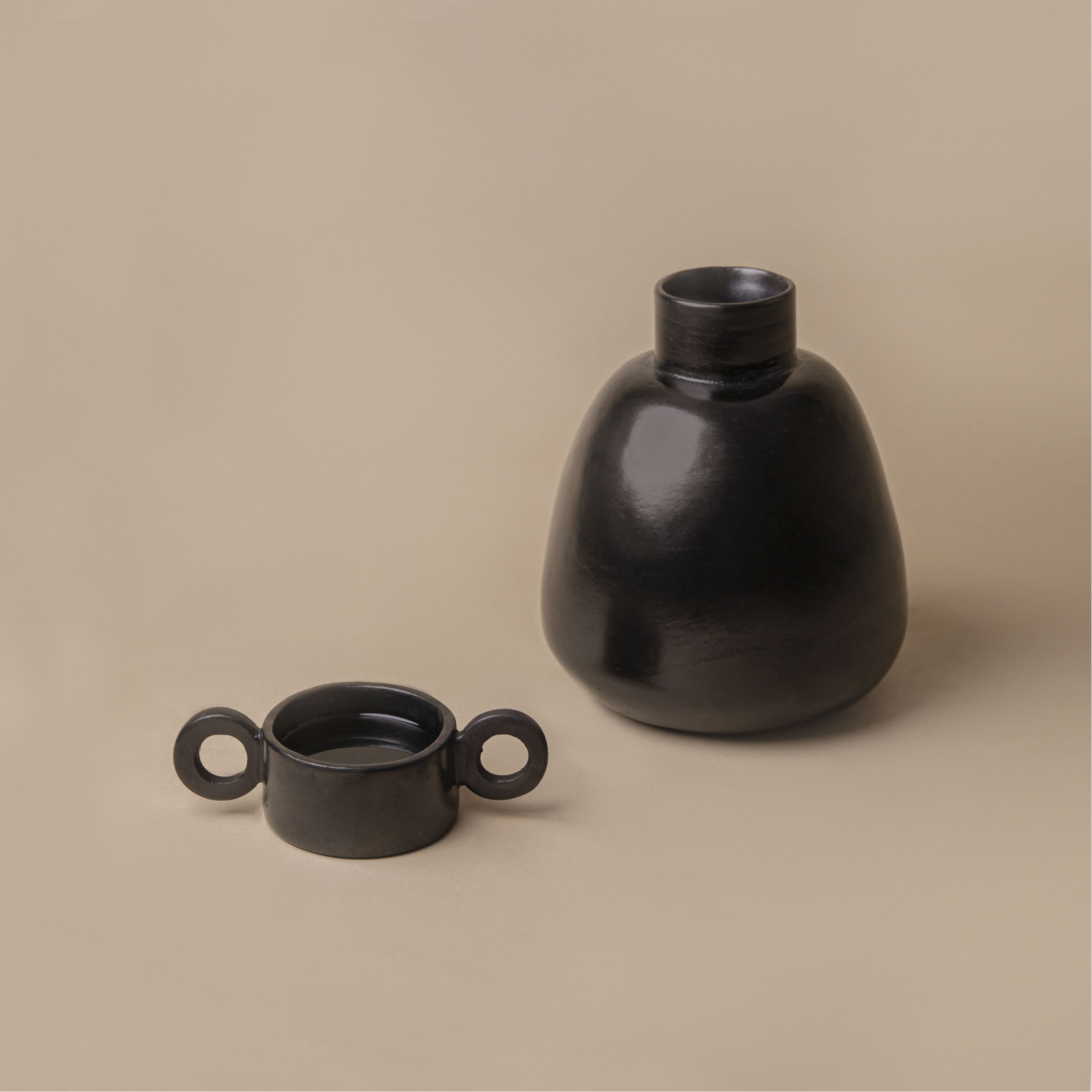 Coleccion de Barro Jarra Separada